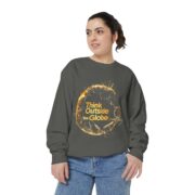 Think Outside the Globe, Sweatshirt - Image 4